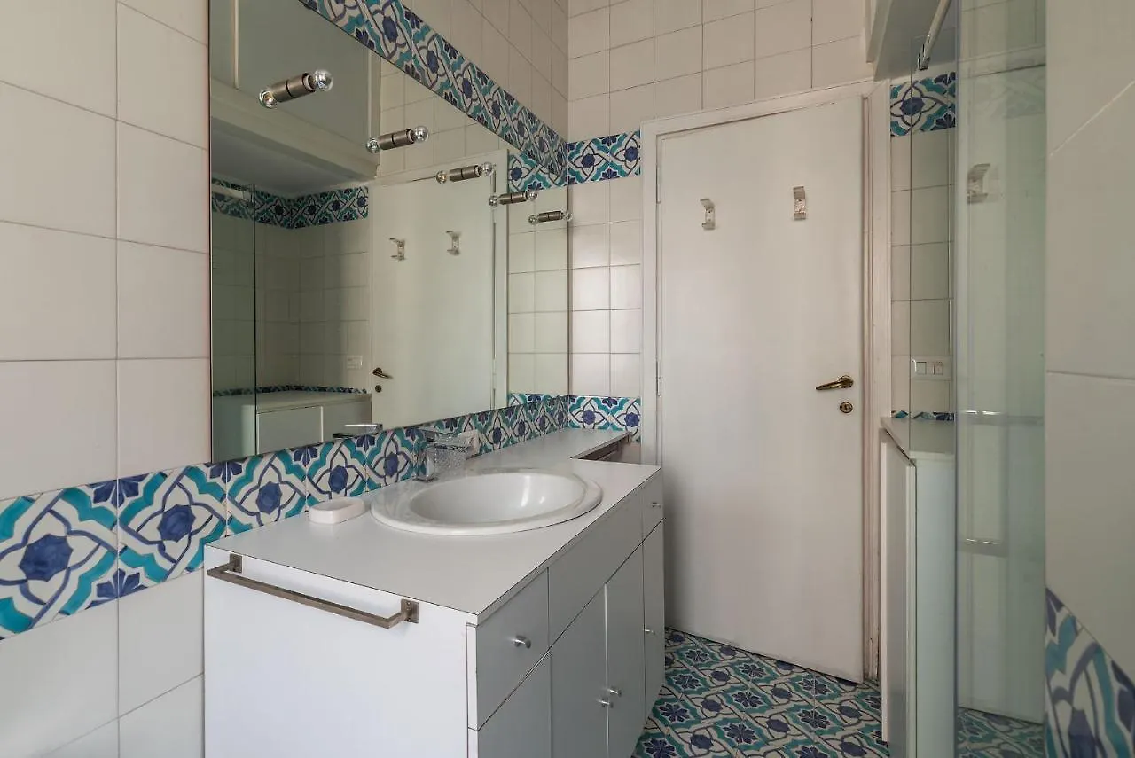 Sapienza & Villa Borghese Comfy Apartment Рим